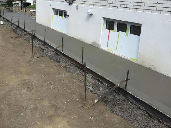 Coffrage béton extérieur commercial Sainte-Clotilde