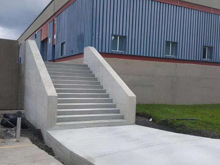 Coffrage béton extérieur commercial Sainte-Clotilde